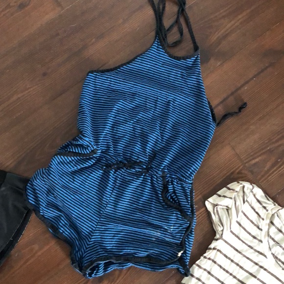 3 items pre owned 1 romper 1 shirt & - Picture 5 of 11